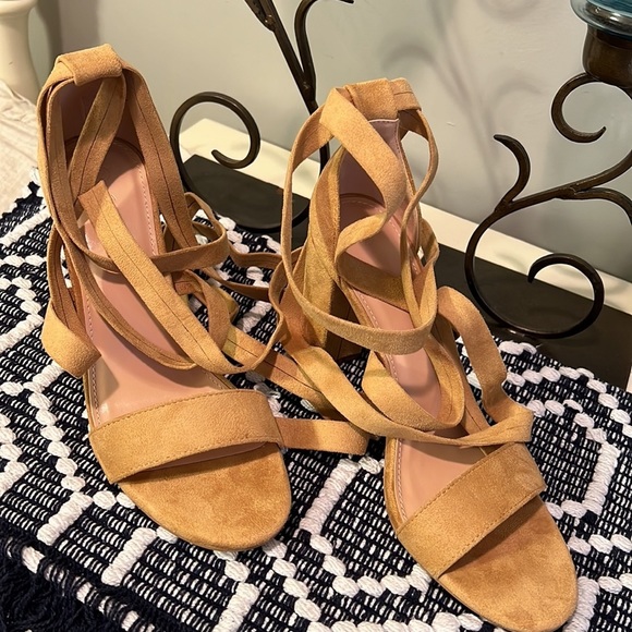 Huiyuzhi Womens Chunky Ankle Strappy Pumps Lace Up High Heels Sandals Women’s 9 - Picture 2 of 4